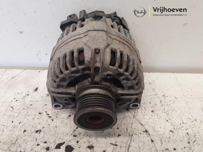 Gebruikte Dynamo Opel Corsa D 1.6i OPC 16V Turbo Prijs € 35,00 Margeregeling aangeboden door Autodemontage Vrijhoeven B.V.