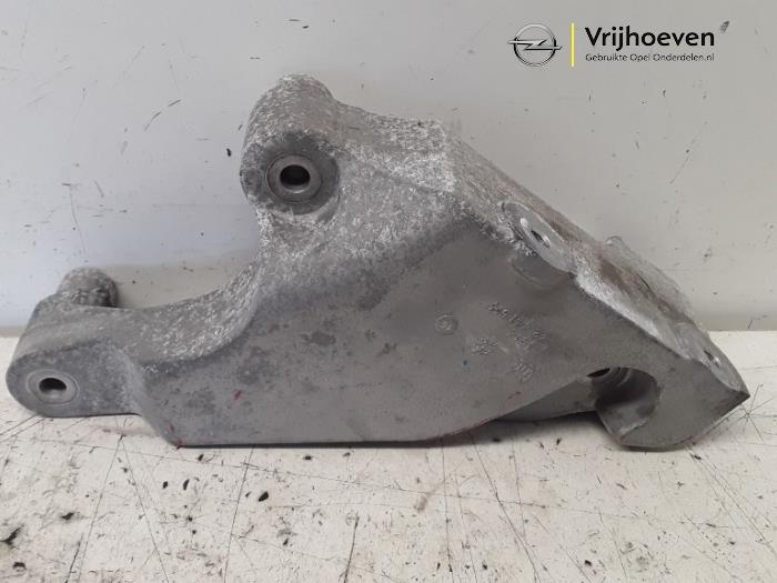 Gebruikte Motorrubber Opel Karl 1.0 12V Prijs € 30,00 Margeregeling aangeboden door Autodemontage Vrijhoeven B.V.