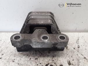 Gebruikte Motorsteun Opel Vectra C GTS 2.2 16V Prijs € 20,00 Margeregeling aangeboden door Autodemontage Vrijhoeven B.V.