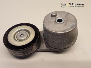 Gebruikte Spanrol Multiriem Opel Astra K 1.4 Turbo 16V Prijs € 10,00 Margeregeling aangeboden door Autodemontage Vrijhoeven B.V.