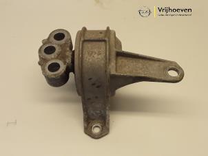 Gebruikte Motorsteun Opel Astra G (F08/48) 1.6 Prijs € 20,00 Margeregeling aangeboden door Autodemontage Vrijhoeven B.V.