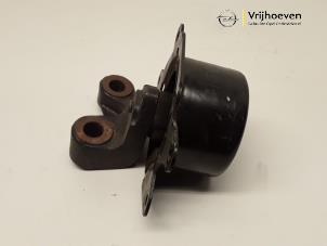 Gebruikte Motorsteun Opel Combo (Corsa C) 1.7 CDTi 16V Prijs € 20,00 Margeregeling aangeboden door Autodemontage Vrijhoeven B.V.