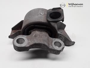 Gebruikte Motorsteun Opel Corsa D 1.2 16V Prijs € 20,00 Margeregeling aangeboden door Autodemontage Vrijhoeven B.V.