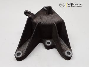 Gebruikte Motorsteun Opel Insignia 2.0 CDTI 16V 130 Ecotec Prijs € 20,00 Margeregeling aangeboden door Autodemontage Vrijhoeven B.V.