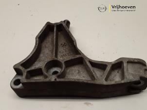 Gebruikte Motorsteun Opel Astra H GTC (L08) 1.7 CDTi 16V Prijs € 20,00 Margeregeling aangeboden door Autodemontage Vrijhoeven B.V.