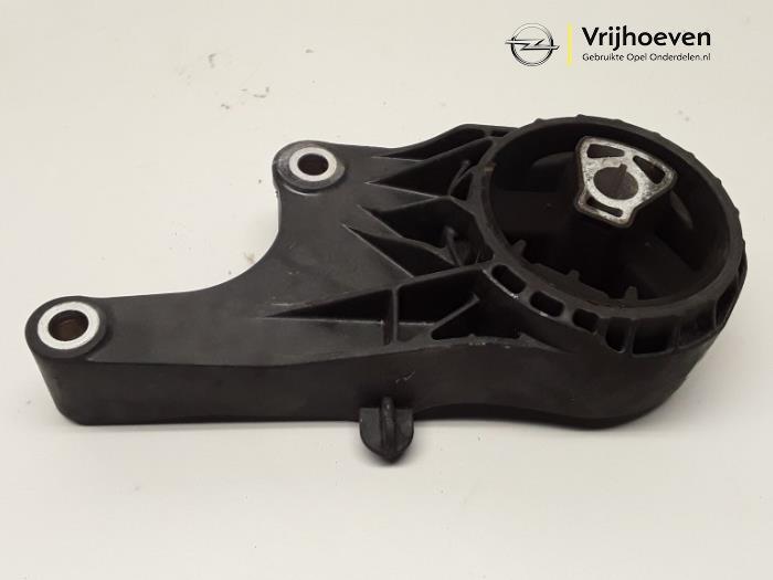 Gebruikte Motorrubber Opel Astra J Sports Tourer (PD8/PE8/PF8) 1.7 CDTi 16V Prijs € 20,00 Margeregeling aangeboden door Autodemontage Vrijhoeven B.V.