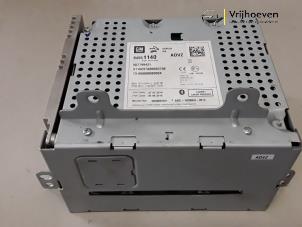 Gebruikte Radio module Opel Mokka/Mokka X 1.6 16V EcoFlex 4x2 Prijs € 250,00 Margeregeling aangeboden door Autodemontage Vrijhoeven B.V.