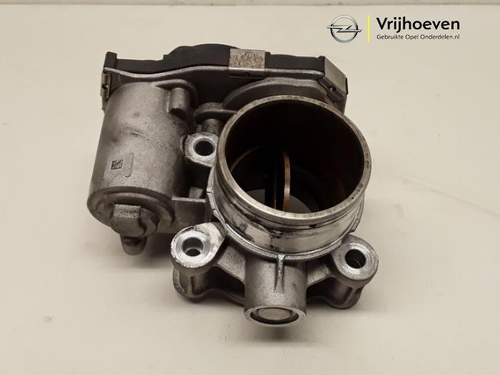 Gebruikte Gasklephuis Opel Insignia 1.6 CDTI 16V Prijs € 25,00 Margeregeling aangeboden door Autodemontage Vrijhoeven B.V.