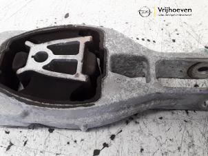 Gebruikte Motorsteun Opel Mokka/Mokka X 1.6 CDTI 16V 4x4 Prijs € 50,00 Margeregeling aangeboden door Autodemontage Vrijhoeven B.V.