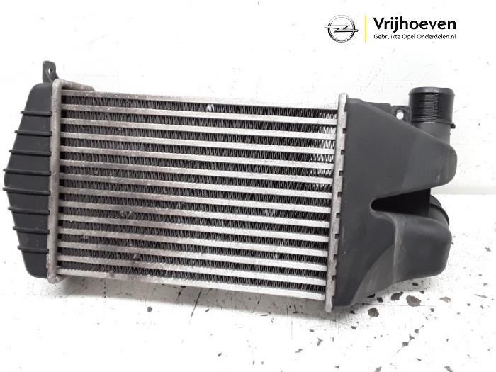 Gebruikte Intercooler Opel Zafira (M75) 1.7 CDTi 16V Prijs € 50,00 Margeregeling aangeboden door Autodemontage Vrijhoeven B.V.