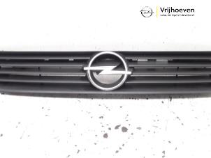 Gebruikte Grille Opel Astra G (F08/48) 1.6 Prijs € 20,00 Margeregeling aangeboden door Autodemontage Vrijhoeven B.V.