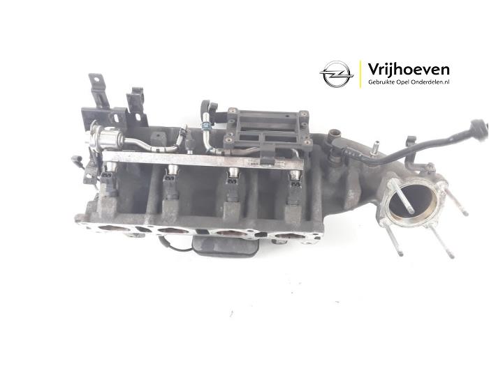 Gebruikte Inlaatspruitstuk Opel Corsa D 1.6i OPC 16V Turbo Prijs € 100,00 Margeregeling aangeboden door Autodemontage Vrijhoeven B.V.