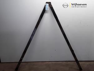 Gebruikte Subframe Opel Cascada 1.6 SIDI Eco Turbo 16V Prijs € 50,00 Margeregeling aangeboden door Autodemontage Vrijhoeven B.V.