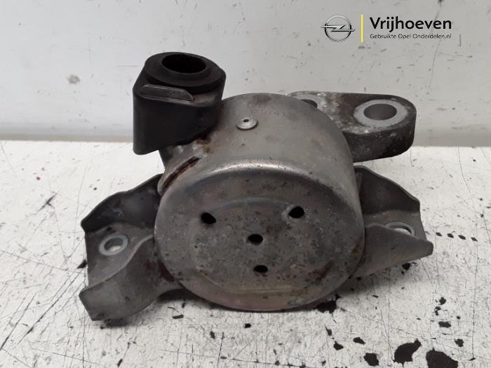 Gebruikte Motorrubber Opel Corsa D 1.3 CDTi 16V ecoFLEX Prijs € 15,00 Margeregeling aangeboden door Autodemontage Vrijhoeven B.V.