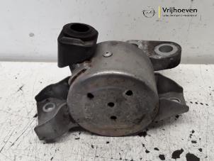 Gebruikte Motorsteun Opel Corsa D 1.3 CDTi 16V ecoFLEX Prijs € 15,00 Margeregeling aangeboden door Autodemontage Vrijhoeven B.V.
