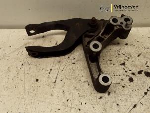 Gebruikte Motorrubber Opel Astra K Sports Tourer 1.6 CDTI 136 16V Prijs € 25,00 Margeregeling aangeboden door Autodemontage Vrijhoeven B.V.