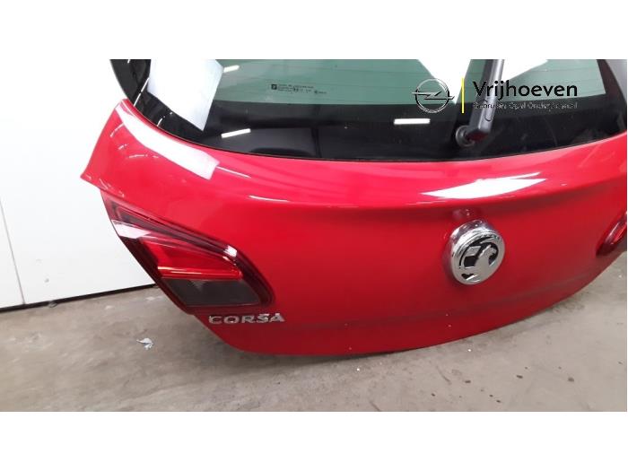 Achterklep van een Opel Corsa E 1.4 16V 2019
