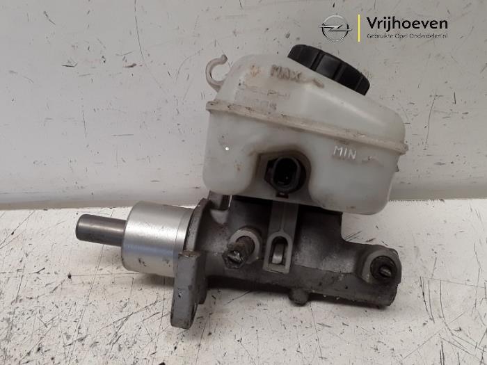 Gebruikte Hoofdremcilinder Opel Astra G (F08/48) 1.6 Prijs € 20,00 Margeregeling aangeboden door Autodemontage Vrijhoeven B.V.