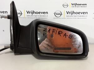 Gebruikte Spiegel Buiten rechts Opel Zafira (M75) 1.6 16V Prijs € 30,00 Margeregeling aangeboden door Autodemontage Vrijhoeven B.V.