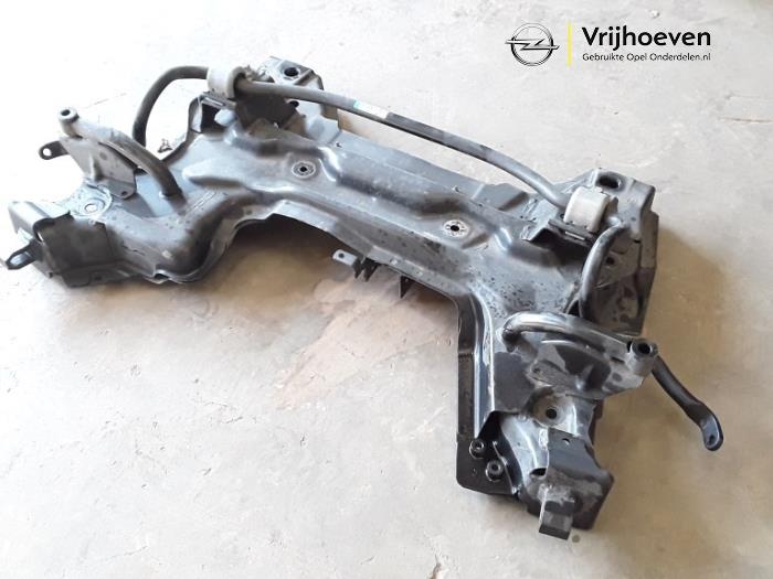 Gebruikte Subframe Opel Crossland X/Crossland 1.2 12V Prijs € 50,00 Margeregeling aangeboden door Autodemontage Vrijhoeven B.V.