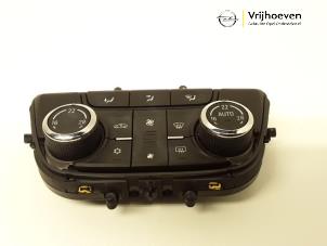 Gebruikte Chaufage Bedieningspaneel Opel Mokka/Mokka X 1.7 CDTI 16V 4x2 Prijs € 35,00 Margeregeling aangeboden door Autodemontage Vrijhoeven B.V.