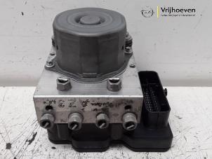 Gebruikte ABS Pomp Opel Corsa E 1.4 16V Prijs € 50,00 Margeregeling aangeboden door Autodemontage Vrijhoeven B.V.