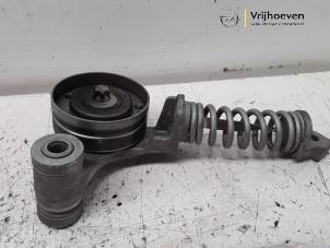 Gebruikte Spanner multiriem Opel Corsa E 1.4 16V Prijs € 20,00 Margeregeling aangeboden door Autodemontage Vrijhoeven B.V.