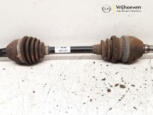 Gebruikte Aandrijfas links-voor Opel Insignia 1.8 16V Ecotec Prijs € 50,00 Margeregeling aangeboden door Autodemontage Vrijhoeven B.V.