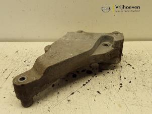 Gebruikte Motorsteun Opel Karl 1.0 12V Prijs € 30,00 Margeregeling aangeboden door Autodemontage Vrijhoeven B.V.