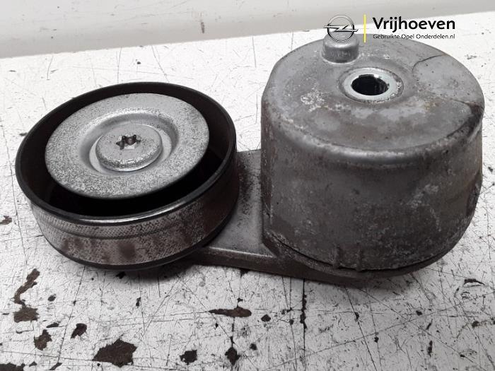Gebruikte Spanner multiriem Opel Karl 1.0 12V Prijs € 10,00 Margeregeling aangeboden door Autodemontage Vrijhoeven B.V.