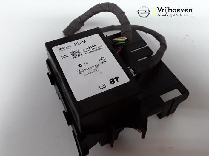 Gebruikte Bluetooth module Opel Cascada 2.0 CDTI 16V Prijs € 50,00 Margeregeling aangeboden door Autodemontage Vrijhoeven B.V.