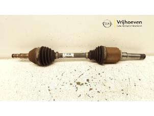 Gebruikte Homokineetas links-voor Opel Astra J (PC6/PD6/PE6/PF6) 1.6 16V Prijs € 75,00 Margeregeling aangeboden door Autodemontage Vrijhoeven B.V.