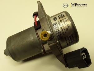 Gebruikte Vacuumpomp Rembekrachtiging Opel Corsa E 1.4 16V Prijs € 40,00 Margeregeling aangeboden door Autodemontage Vrijhoeven B.V.