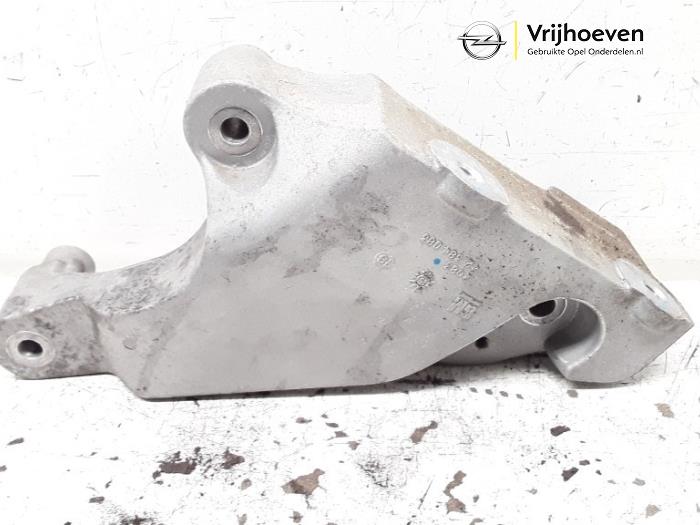 Gebruikte Motorrubber Opel Karl 1.0 12V Prijs € 30,00 Margeregeling aangeboden door Autodemontage Vrijhoeven B.V.