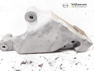 Gebruikte Motorrubber Opel Karl 1.0 12V Prijs € 30,00 Margeregeling aangeboden door Autodemontage Vrijhoeven B.V.