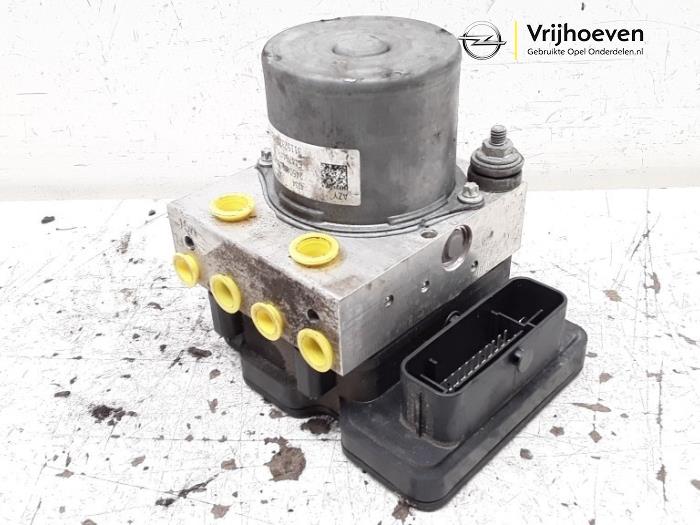 Gebruikte ABS Pomp Opel Karl 1.0 12V Prijs € 70,00 Margeregeling aangeboden door Autodemontage Vrijhoeven B.V.