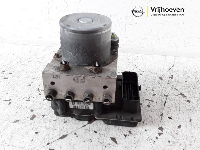 Gebruikte ABS Pomp Opel Corsa D 1.6i GSI 16V Turbo Prijs € 250,00 Margeregeling aangeboden door Autodemontage Vrijhoeven B.V.