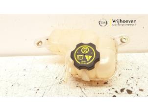 Gebruikte Expansievat Opel Corsa E 1.4 16V Prijs € 20,00 Margeregeling aangeboden door Autodemontage Vrijhoeven B.V.