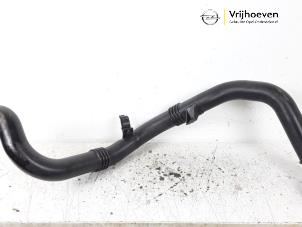 Gebruikte Intercooler Buis Opel Astra K 1.4 Turbo 16V Prijs € 30,00 Margeregeling aangeboden door Autodemontage Vrijhoeven B.V.