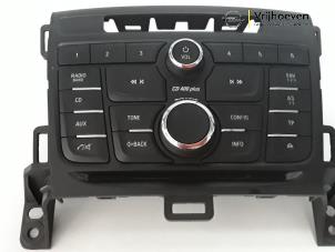 Gebruikte Radiobedienings paneel Opel Zafira Tourer (P12) 2.0 CDTI 16V 130 Ecotec Prijs € 40,00 Margeregeling aangeboden door Autodemontage Vrijhoeven B.V.