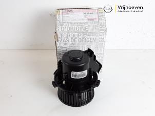 Gebruikte Chaufage Ventilatiemotor Opel Movano 2.5 CDTI Prijs € 80,00 Margeregeling aangeboden door Autodemontage Vrijhoeven B.V.