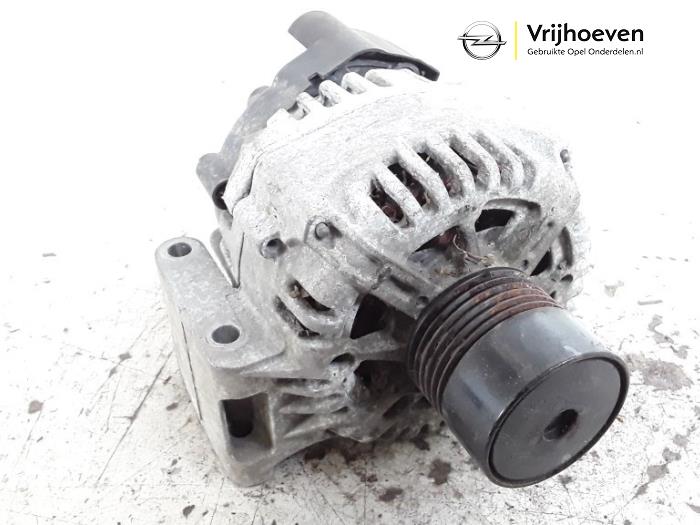 Gebruikte Dynamo Opel Astra H (L48) 1.3 CDTI 16V Ecotec Prijs € 30,00 Margeregeling aangeboden door Autodemontage Vrijhoeven B.V.