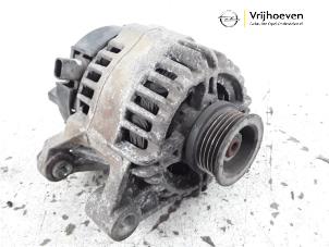 Gebruikte Dynamo Opel Astra H (L48) 1.4 16V Twinport Prijs € 20,00 Margeregeling aangeboden door Autodemontage Vrijhoeven B.V.