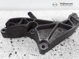 Gebruikte Motorsteun Opel Zafira (M75) 2.2 16V Direct Ecotec Prijs € 20,00 Margeregeling aangeboden door Autodemontage Vrijhoeven B.V.