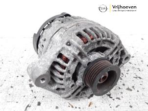 Gebruikte Dynamo Opel Astra H (L48) 1.8 16V Prijs € 25,00 Margeregeling aangeboden door Autodemontage Vrijhoeven B.V.