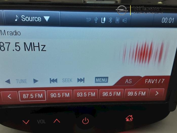 Radio module van een Opel Corsa E 1.4 Turbo 16V 2015