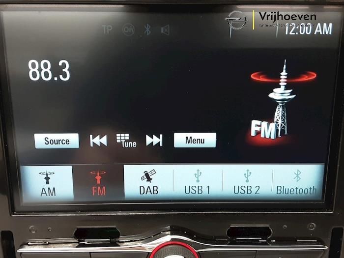 Radio module van een Opel Corsa E 1.4 Turbo 16V 2016