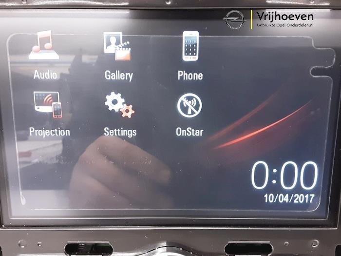 Radio van een Opel Corsa E 1.3 CDTi 16V ecoFLEX 2017