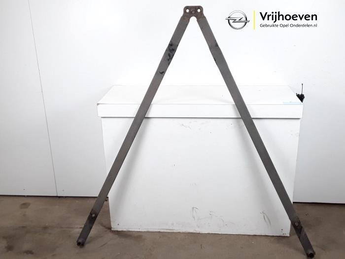 Gebruikte Subframe Opel Cascada 2.0 CDTI 16V Prijs € 50,00 Margeregeling aangeboden door Autodemontage Vrijhoeven B.V.