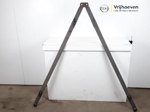 Gebruikte Subframe Opel Cascada 2.0 CDTI 16V Prijs € 50,00 Margeregeling aangeboden door Autodemontage Vrijhoeven B.V.